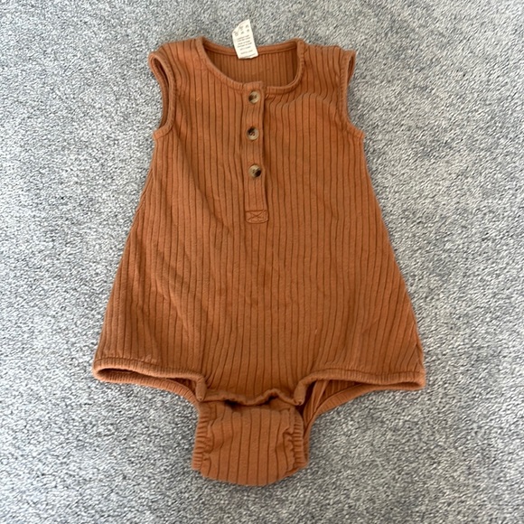 Kate Quinn ribbed bubble - Picture 1 of 3